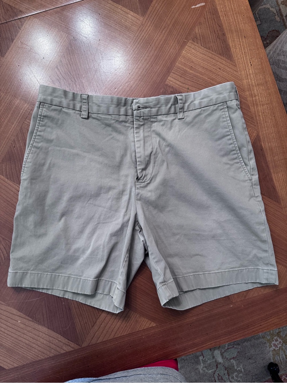 Southern tide Men's Casual Cotton Chino Shorts - khaki size 35 6”